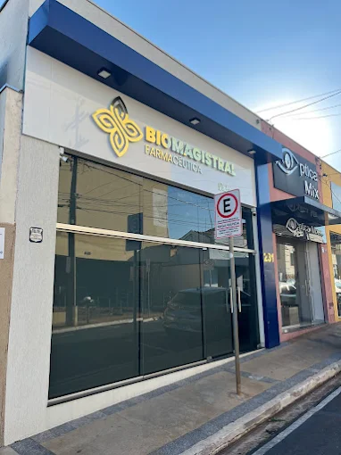 Fachada e sinalização da Biomagistral em Bebedouro